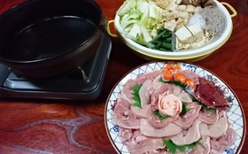 鶏すき (鶏のすき焼き)