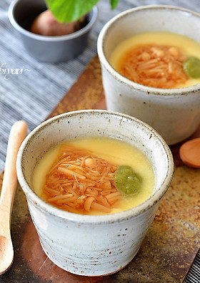 絹ごし豆腐入りの茶碗蒸し・なめ茸のせ♪