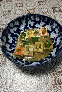 野菜パウダーかけ豆腐料理