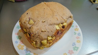 HB あんことさつま芋の米粉パンの写真