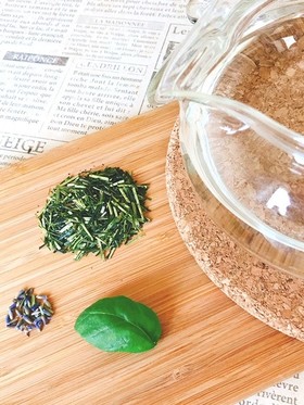ラベンダーのハーブ緑茶