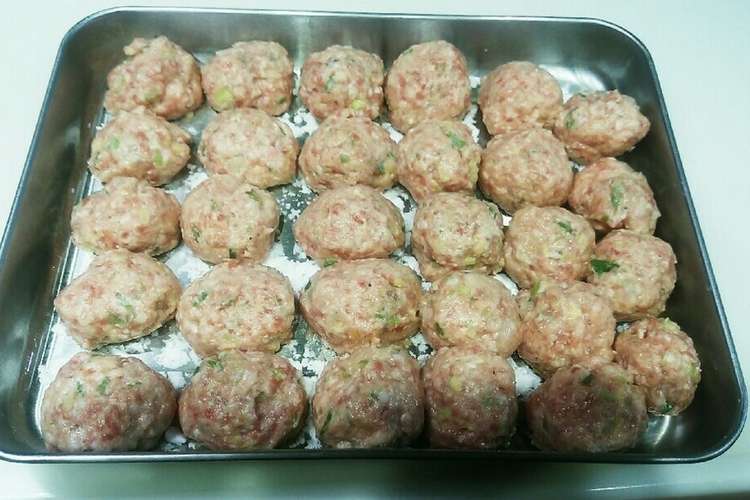 鍋 スープ用肉団子の作り置き 冷凍保存 レシピ 作り方 By Gaito クックパッド 簡単おいしいみんなのレシピが359万品