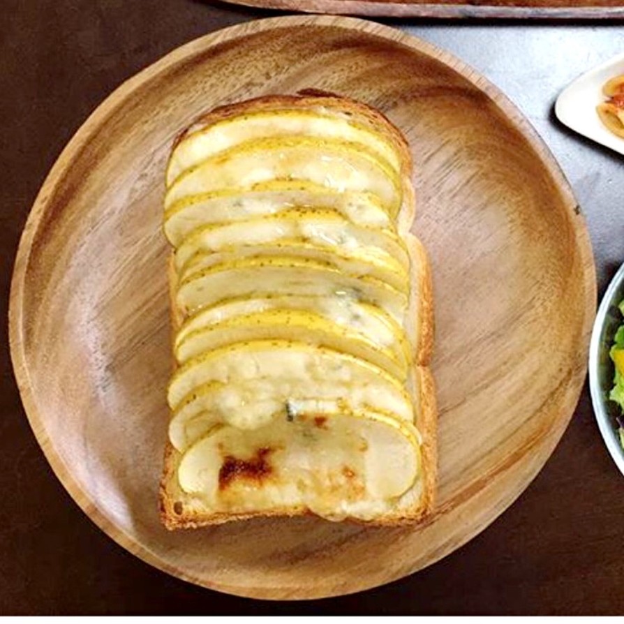 ゴルゴンゾーラとりんごのトーストの画像