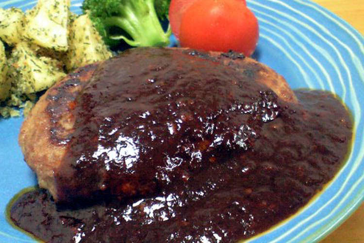 ソースが絶品 黒胡椒香るハンバーグ レシピ 作り方 By ぴよこの食卓 クックパッド 簡単おいしいみんなのレシピが355万品