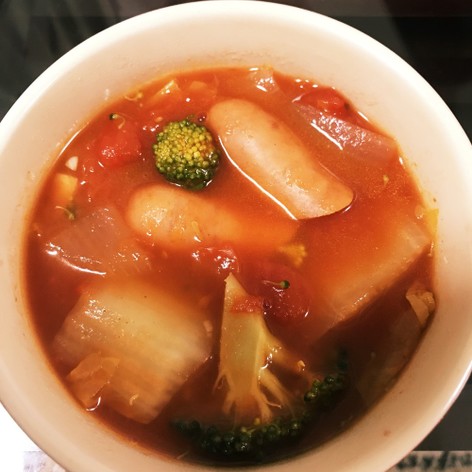 白菜たっぷりポトフ風トマトスープ