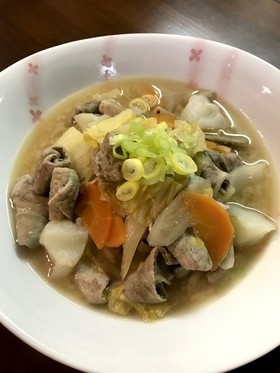 白菜と人参のやわらかモツ煮込み