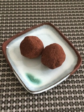 ナッツとゴマ入り酒粕チョコトリュフ
