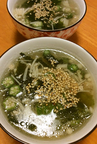 オクラ榎茸ワカメの鶏ガラお酢スープ