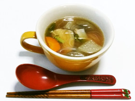 鶏軟骨入り野菜スープ