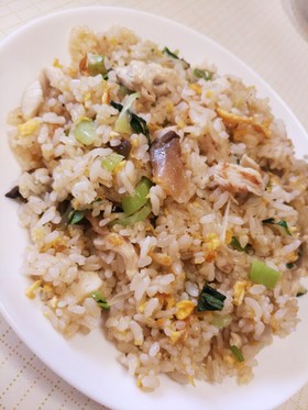 鶏のササミ、榨菜、葱、チンゲン菜の炒飯
