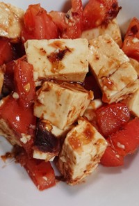 豆腐とトマトのめんつゆ鰹節サラダ