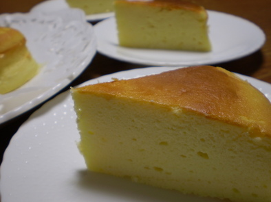 サワークリーム入りチーズケーキ（スフレ）の写真