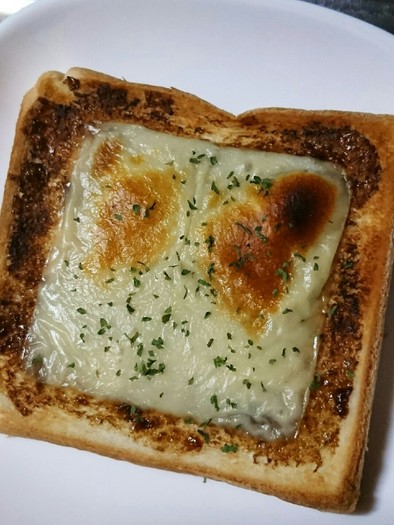 海苔の佃煮のチーズトースト(○´艸｀)の写真