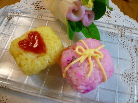 お誕生日に☆プレゼントのおにぎり