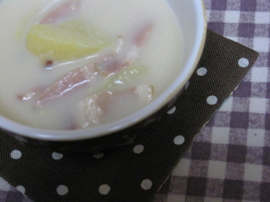 サツマイモの豆乳味噌スープの写真