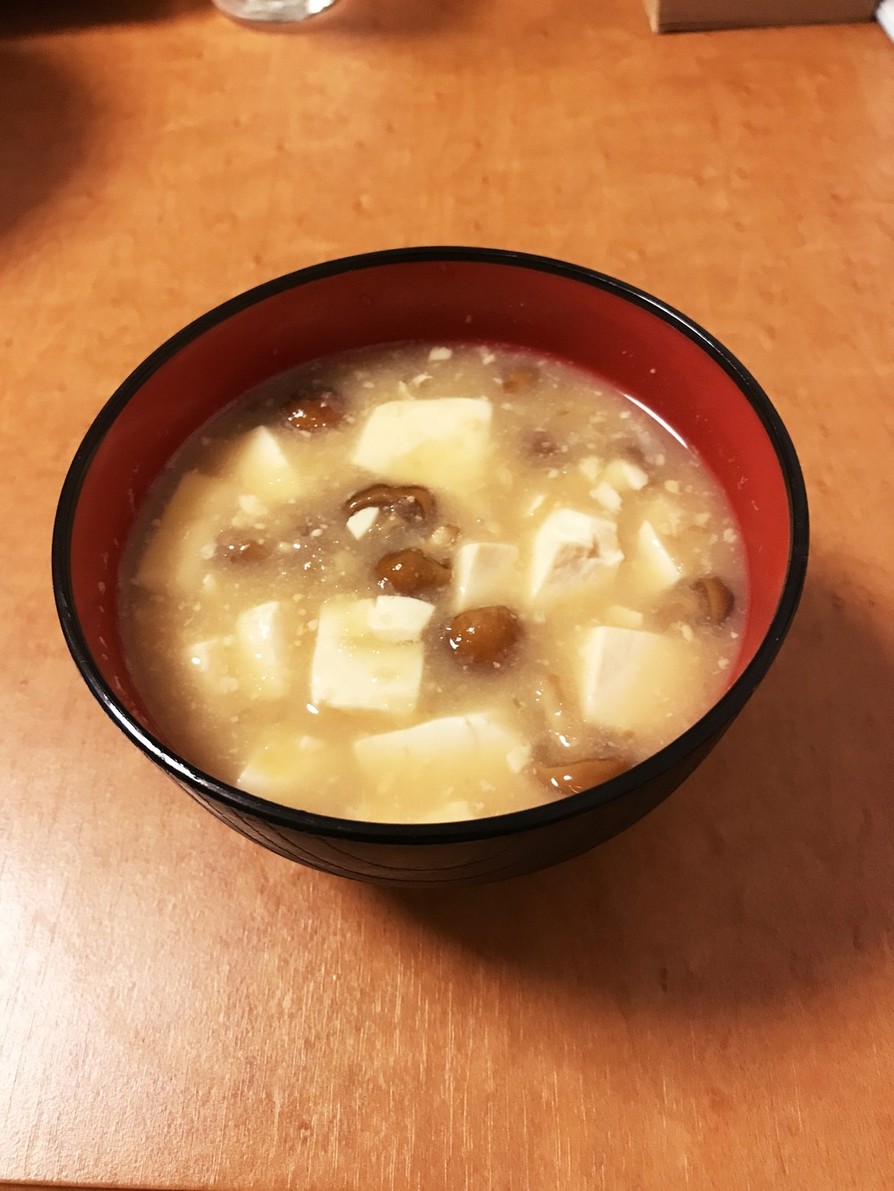 なめこと豆腐と大根おろしの味噌汁の画像