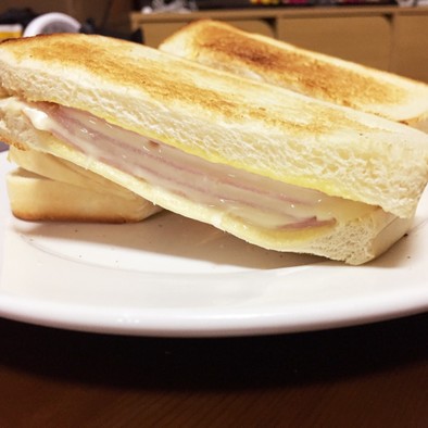 簡単！ハムとチーズのサンドイッチ！の写真