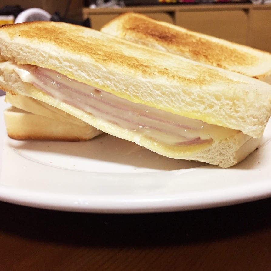 簡単！ハムとチーズのサンドイッチ！の画像