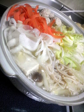スライス野菜と豆腐鶏ダンゴ鍋♪
