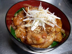 甘辛しょう油味の豚丼 ☆ おススメ丼ッ♪