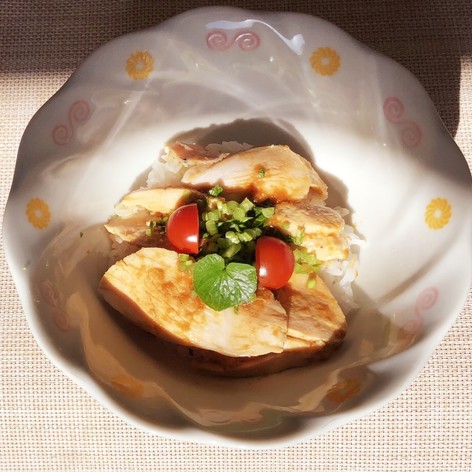 本物のわさびを使った  鶏山葵丼