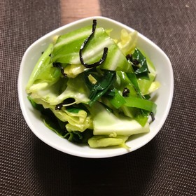とっても簡単♡ニラ入りやみつきキャベツ