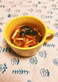 トマト鍋の素で簡単野菜スープ