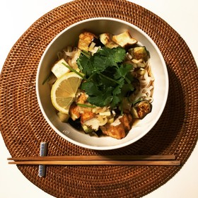 糖質0g麺で!なすと厚揚げのエスニック麺