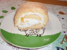 ココナッツとパインのロールケーキ