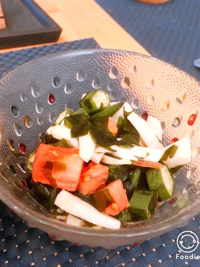 簡単副菜✩さっぱりネバネバ精力サラダの写真