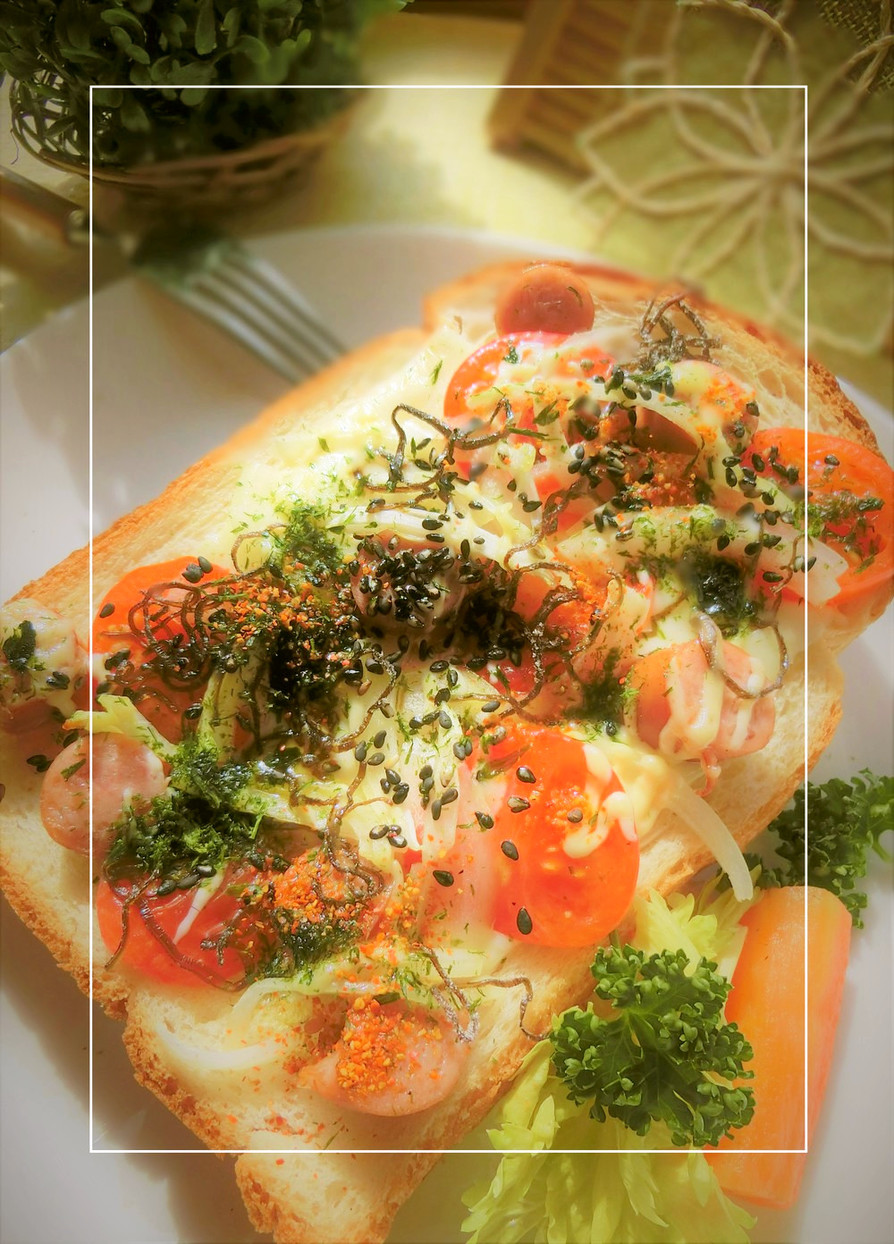 トマト×ウィンナー×黒酢玉葱の和トーストの画像