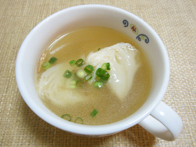 ヤマブシタケ（山伏茸）のスープの写真