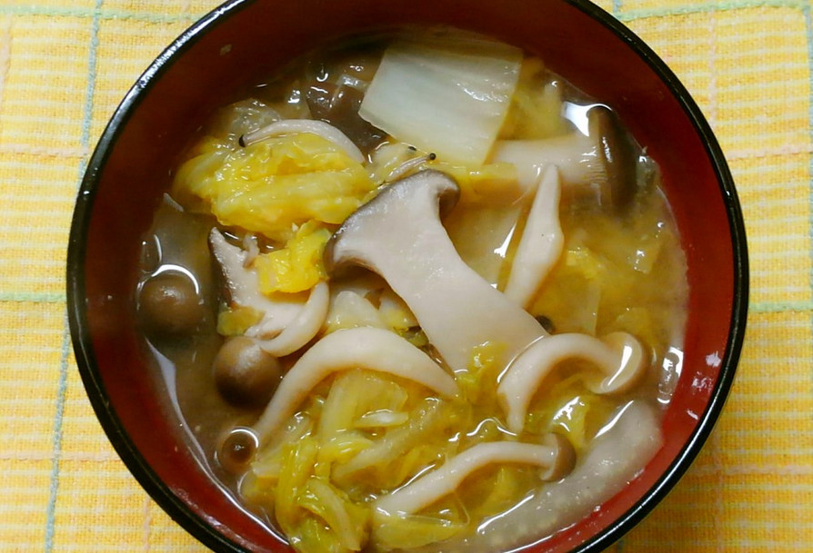 ヘルシー白菜 きのこの味噌コンソメスープの画像