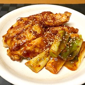 手羽中と長ネギのちょい辛ケチャップ焼き♪