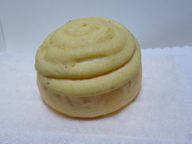 ぼうしパン・いちご味