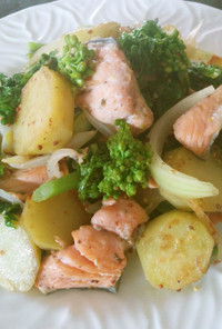 生鮭とポテトと菜の花の粒マスタードソテー