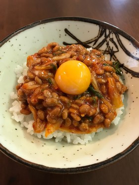 簡単!キムチ納豆の卵かけご飯