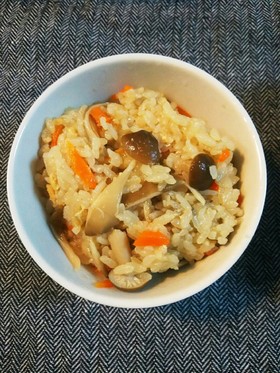 まいたけとしめじの炊き込みごはん