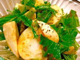 カブのオリーブオイル漬サラダ カレー風味