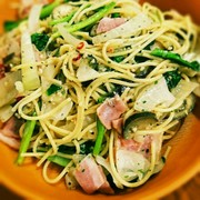 簡単!お野菜たくさんペペロンチーノの写真