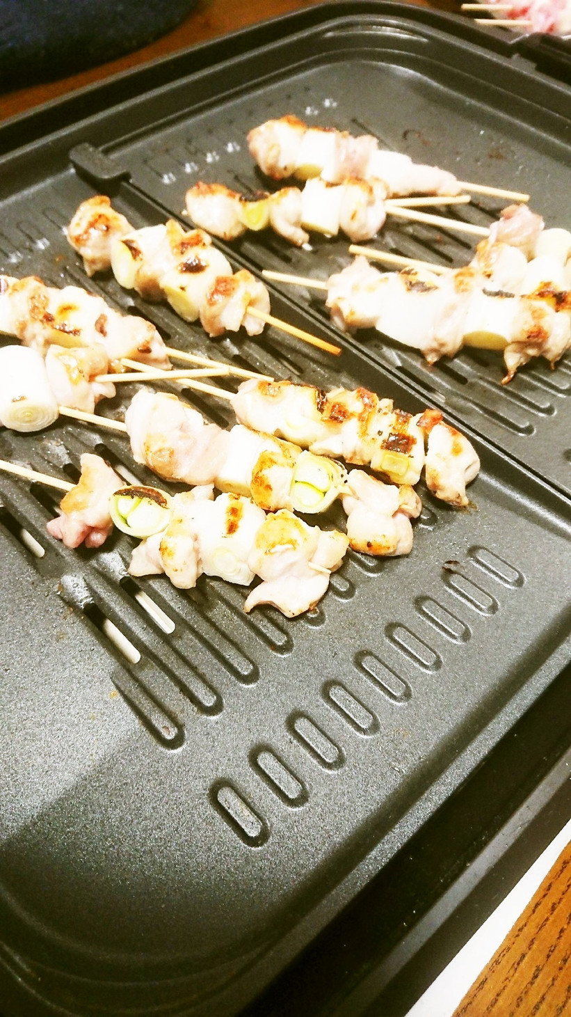 ホットプレートでお手軽＆ふっくら焼き鳥♡ by 悠美姉 【クックパッド】 簡単おいしいみんなのレシピが357万品