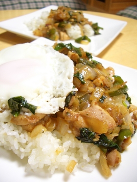 アジアン屋台風♪バジルチキンライス