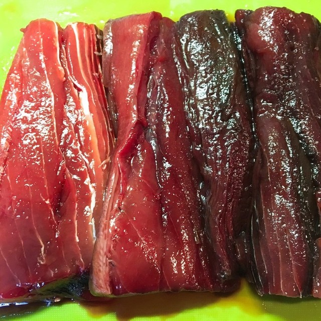 ひと手間で美味しさupマグロ血合い下処理 レシピ 作り方 By チャミ屋食堂 クックパッド 簡単おいしいみんなのレシピが364万品
