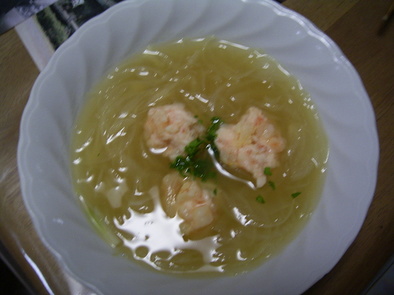 えび団子のスープの写真