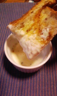 チーズ一枚でチーズフォンデュ風の朝食♪