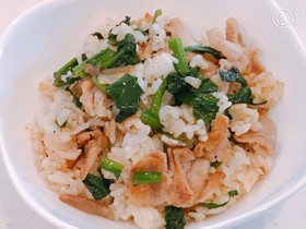ほうれん草と豚バラの、ガーリックバター飯