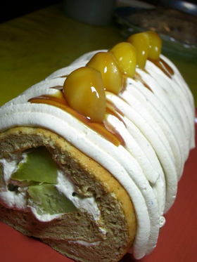 ほうじ茶のシフォンロール☆焼いも入り