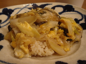 カキと卵の甘辛丼