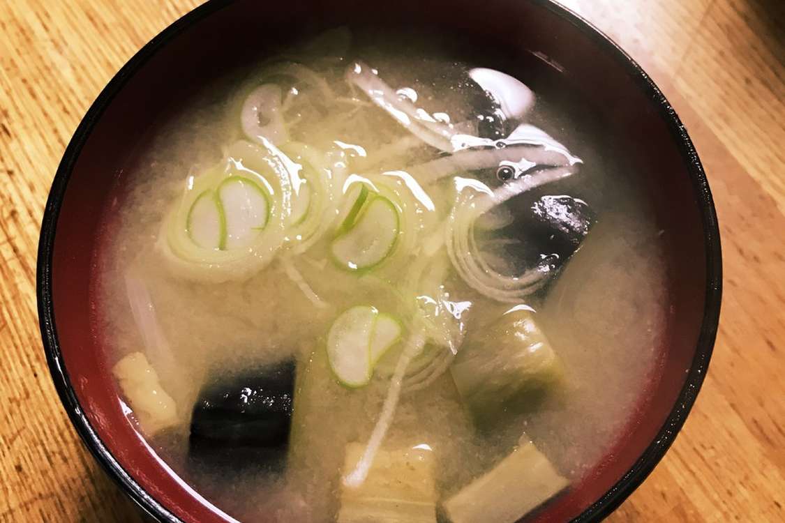 作り置き 揚げナスと玉ねぎのお味噌汁 レシピ 作り方 By Kunkun1978 クックパッド 簡単おいしいみんなのレシピが379万品