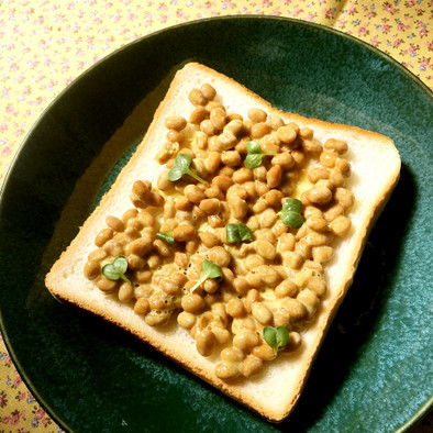 納豆トーストの写真